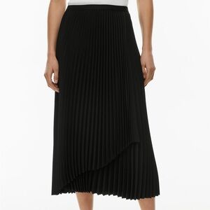 Aritzia - Babaton
Ladder Skirt